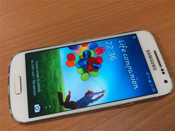Samsung S4 Mini GT-I9195 8GB weiß (entsperrt) Android 4 Smartphone Display Crack