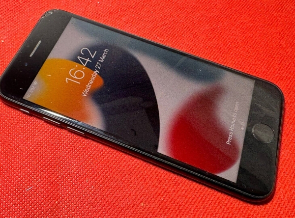 Apple iPhone 7 – 32 GB – schwarz (entsperrt) Smartphone Leseangebot