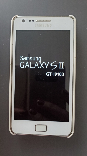 Samsung Galaxy S2  GT-I9100 weiß Android Smartphone ohne Simlock mit Zubehör