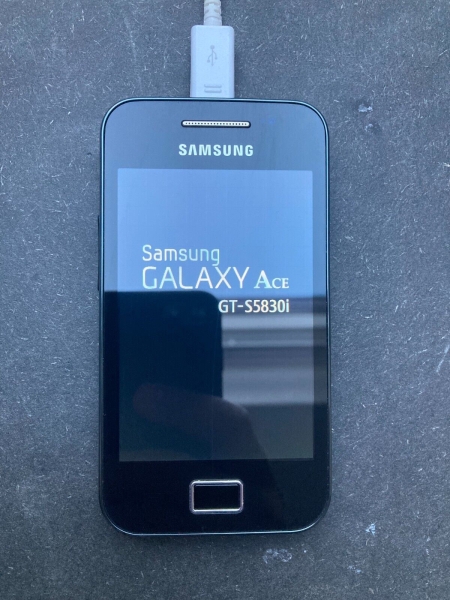 Samsung  Galaxy Ace GT-S5830i – Onyx Black (Ohne Simlock) Smartphone Bootloop