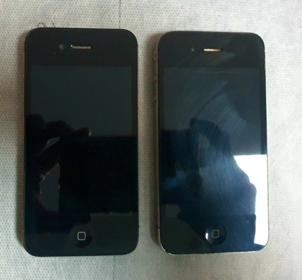 2x Apple iPhone 4 – 16GB – Schwarz (EE) A1332 (GSM)