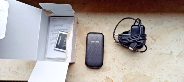 Samsung  GT E1190 – Titan Gray (Ohne Simlock) Smartphone