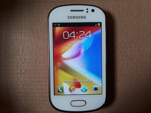 Samsung Galaxy Fame GT-S6810P perlweiß Smartphone *
