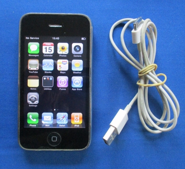 Apple iPhone 3G – 16 GB – Schwarz (O2) A1241 (GSM)
