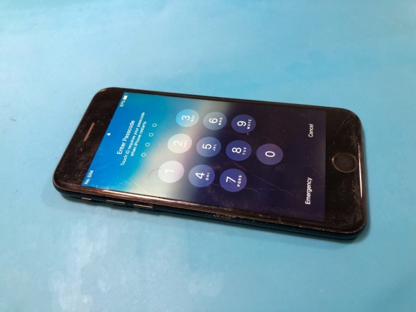 Apple iPhone 7 (A1778) Smartphone, schwarz, ungetestet, Ersatzteile/Reparaturen