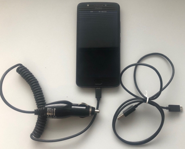Motorola Moto E4 XT 1762 Iron Grey Dual Sim Smartphone Zubehörpaket gebraucht