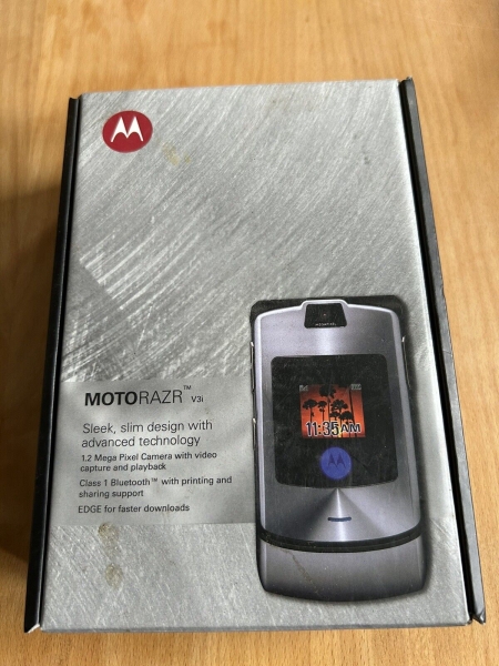 Motorola  RAZR V3i – Titan (Ohne Simlock) Smartphone