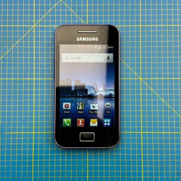 Top Zustand (O2 Network) Samsung Galaxy Ace GT-S5830i lila Smartphone