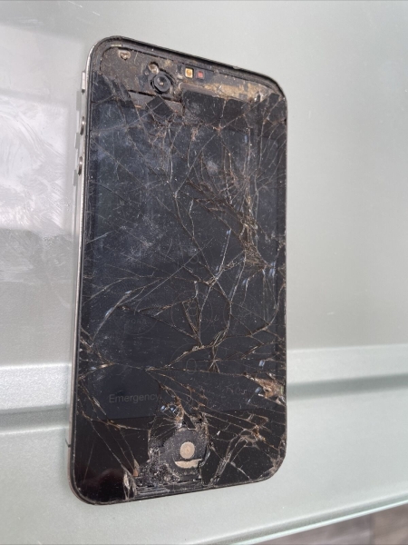 Apple iPhone 4 – DEFEKT – FÜR TEILE – KANN NICHT GETESTET WERDEN – ANGEBOTE