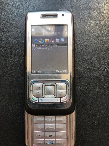 Nokia  E65 – Schwarz – Silber (Ohne Simlock) Smartphone