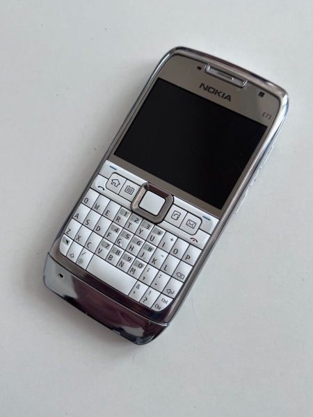 Nokia E71 – Weiß Stahl (entsperrt) Handy Original