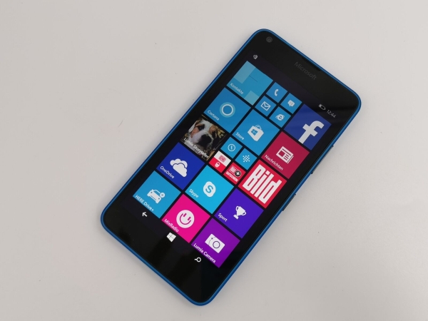 Microsoft Nokia Lumia 640 LTE 8GB Blau Windows 10 Mobile Smartphone