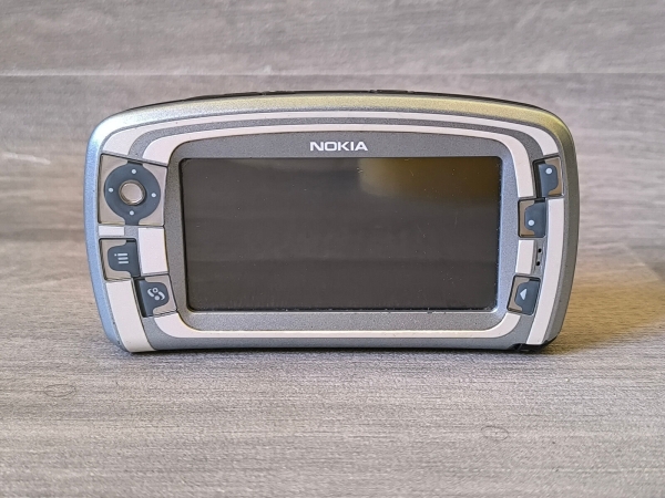 Nokia 7710 – Silbernes (entsperrtes) Smartphone