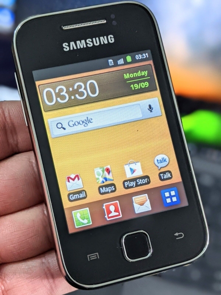 Samsung Galaxy Young GT-S5360 (entsperrt) Smartphone Top Zustand