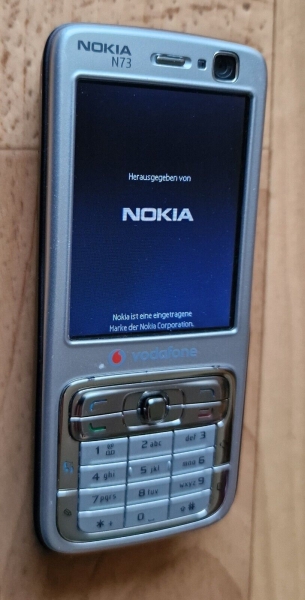 Nokia  N73 – Plum Silver Smartphone
