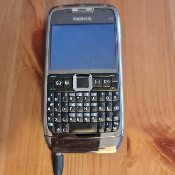 Nokia  E71 – Grau (Ohne Simlock) Smartphone