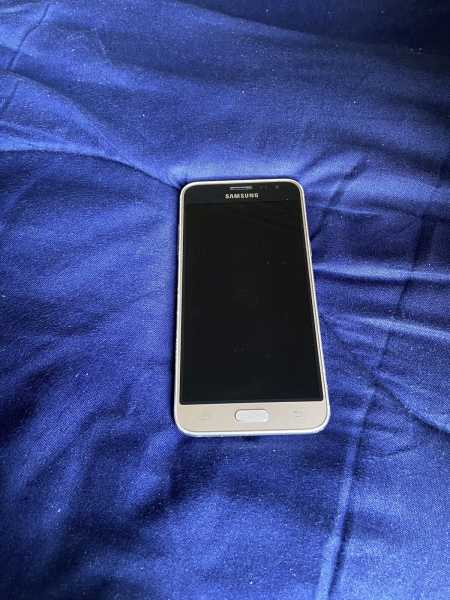 Samsung Galaxy J3 SM-J330F – 16 GB – Gold (entsperrt)