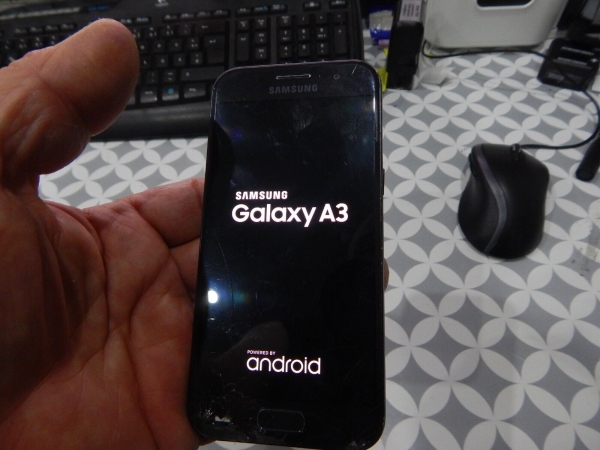 Samsung  Galaxy A3 SM-A300H – 16GB – Midnight Black (Ohne Simlock) Smartphone