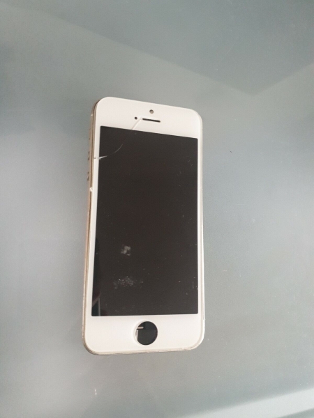 Apple iPhone 5s – Defekt – Für Teile – Kann nicht getestet werden – Kein Strom – ANGEBOT MACHEN!