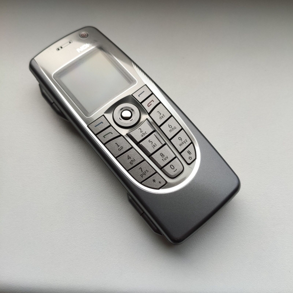 Nokia 9300i – Grau (Ohne Simlock) Smartphone