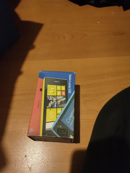 Nokia Lumia 520 – 8GB – Smartphone rot (entsperrt)