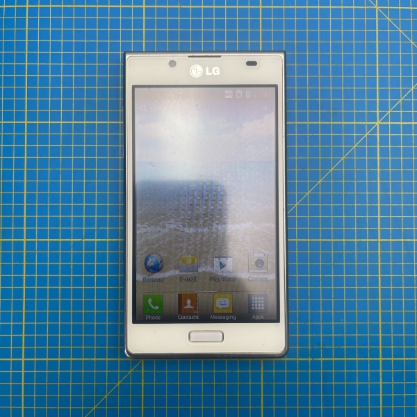 LG Optimus L7 P700 – 4GB – Smartphone weiß (entsperrt)