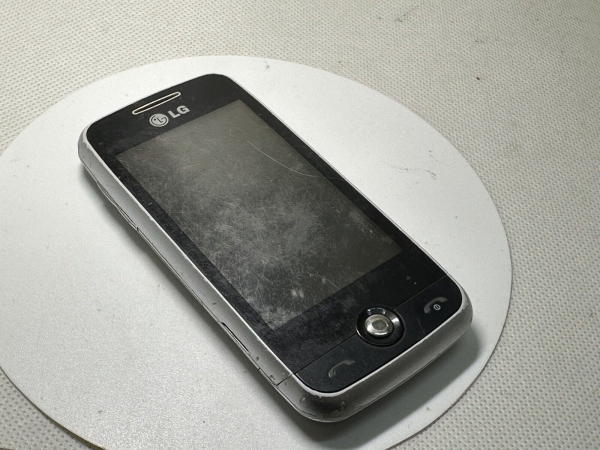 LG GS290 – Silber (entsperrt) Smartphone defekt