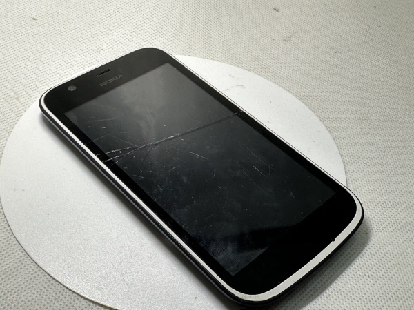Nokia 1 TA-1060 – dunkelgrau Smartphone defekt