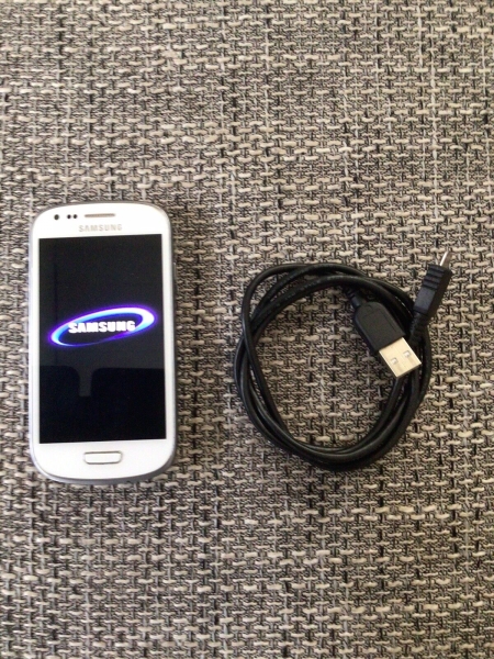 Samsung  Galaxy S III mini GT-I8200- 8GB – Weis (Ohne Simlock) Smartphone