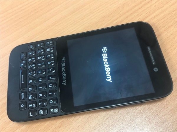 BlackBerry Q5 – schwarz (entsperrt) 4G Smartphone Handy – voll funktionsfähig