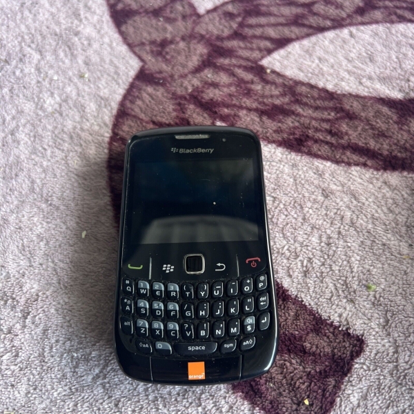Blackberry Curve 8520 schwarz 256MB 2,4″ Qwerty Handy Smartphone