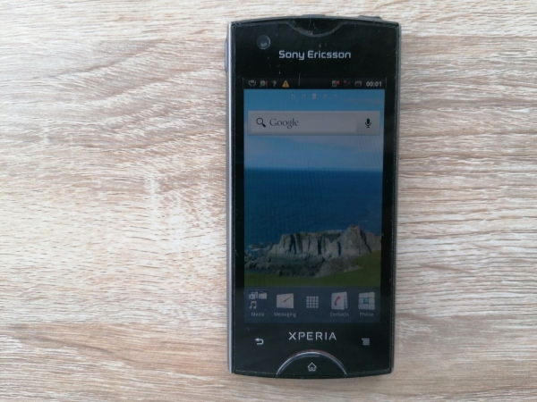 Sony Xperia Ray ST18i – Smartphone schwarz (orange Network)