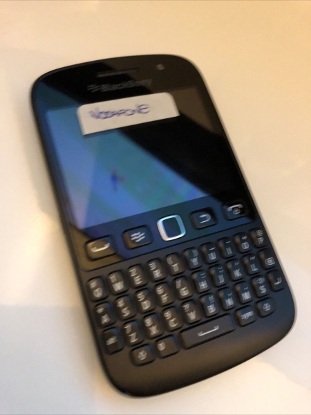 Blackberry 9720 schwarz GSM 3G 2G QWERTY Vodafone UK 🙂 🙂