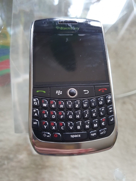BlackBerry  Curve 8900 Schwarz Ohne Simlock Smartphone