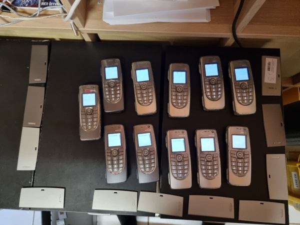 Nokia 9300i – Silber Smartphone RAE-6 B- Ware