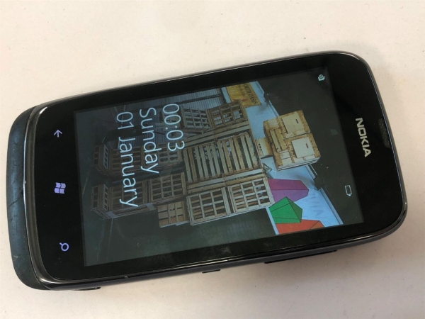 Nokia Lumia 610 Smartphone schwarz 8GB (entsperrt) Windows 7.5 getestet