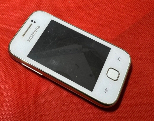 Samsung Galaxy Y GT-S5360 – Smartphone weiß (entsperrt)