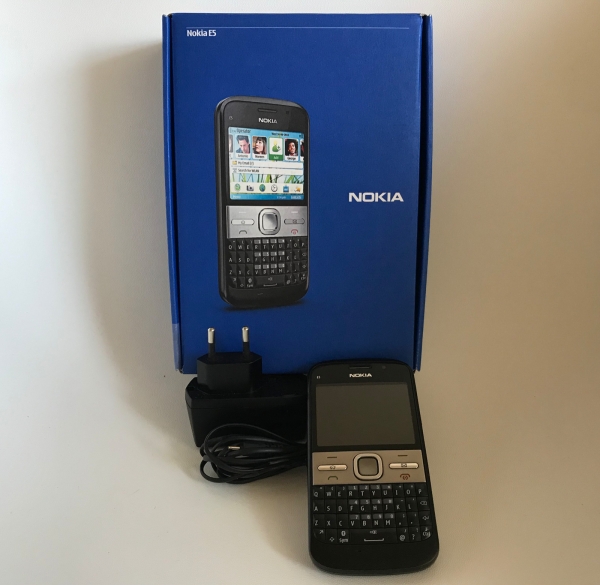Nokia E5-00 – Schwarzes Smartphone, entsperrt.