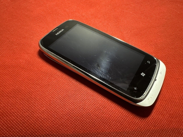 Nokia Lumia 610 entsperrt 8GB weiß Windows 5MP 3,7 Zoll Smartphone