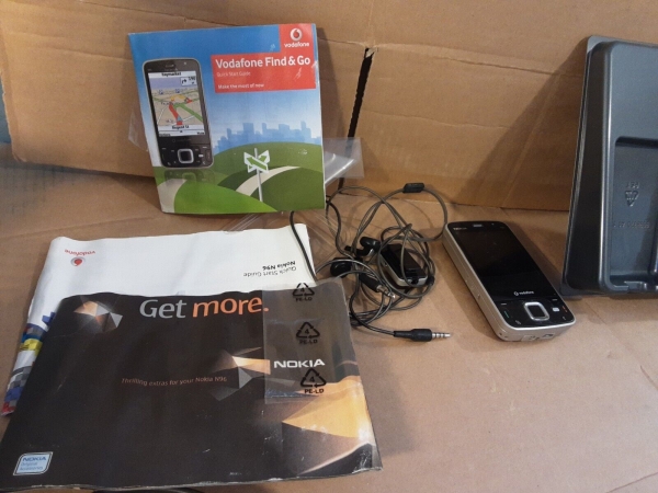 Nokia N96 – 16GB – grau (entsperrt) Smartphone MIT HANDBUCH UND CD SOFTWARE – SEHR GUTER ZUSTAND