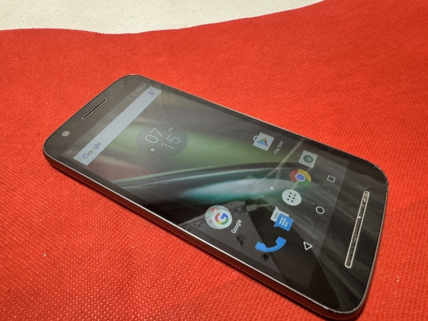 Motorola Moto E3 XT1700 schwarz (entsperrt) 8MP Smartphone Riss auf Display