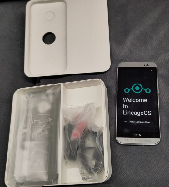 HTC  One M8 – 16GB (Ohne Simlock) Smartphone