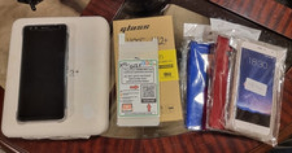 HTC U12+ (6GB RAM) 64GB. Grade A. Transluscent Blue (entsperrt). Originalverpackt + Extras!