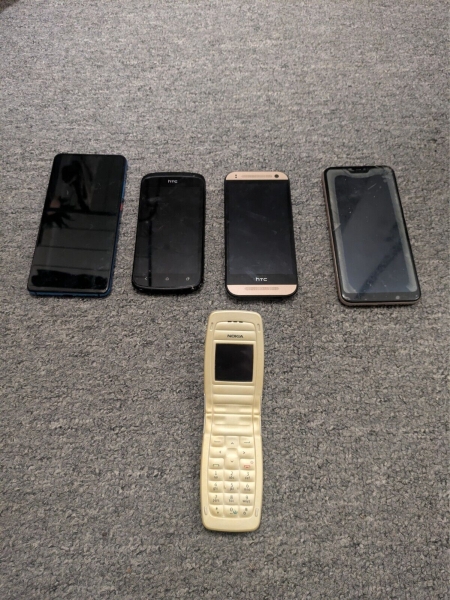 Smartphone Konvolut  (HTC/Xiaomi/Nokia)