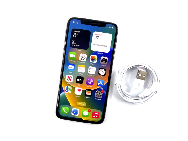 Apple iPhone X 64GB Silber Entsperrt A1901 Durchschnittlicher Zustand Note C 328