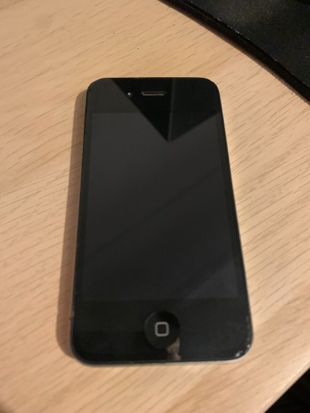 Apple iPhone 4s – 16GB – Schwarz (Entsperrt) A1387