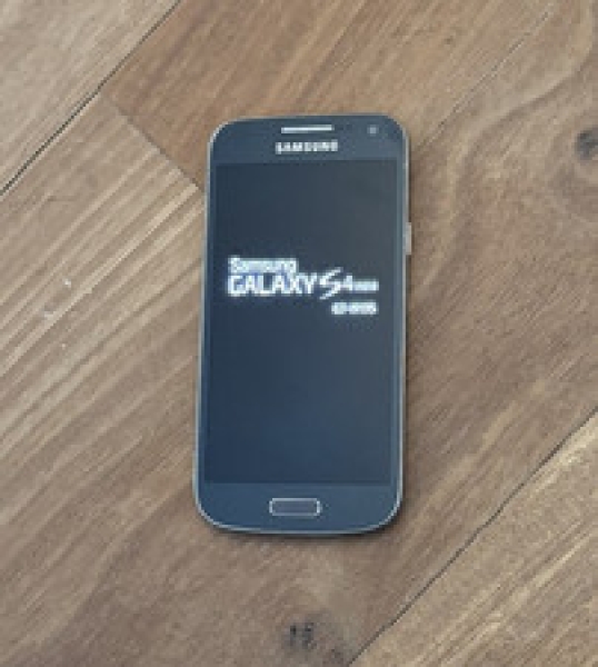 Samsung Galaxy S4 Mini 8GB Android Smartphone LTE 4G I9195 Händler Schwarz Top