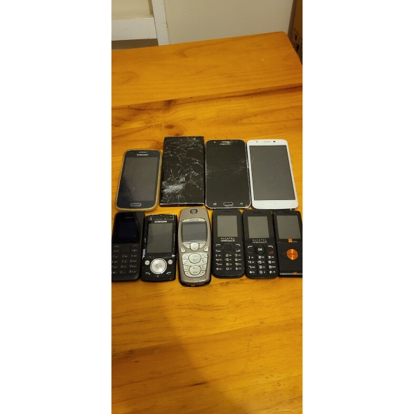 Posten 10 Nokia, Samsung, Sony Ericsson, Alcatel Handys & Smartphones als Ersatzteil