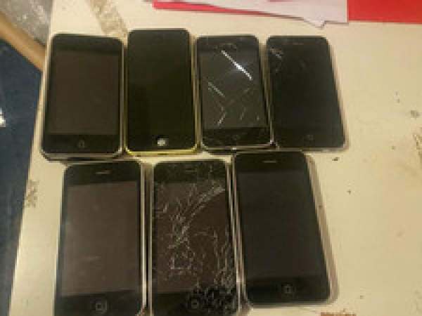 Apple iPhone Restposten (ungetestet) (gesperrt/entsperrt) – ERSATZTEILE ODER REPARATUREN