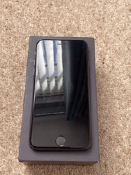 Apple iPhone 8 – 64GB – Space Grau – EE – Top Zustand mit Karton